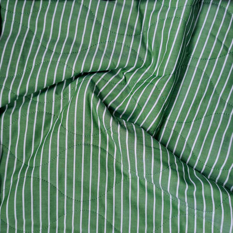 Quilt med striber i grøn/ hvid