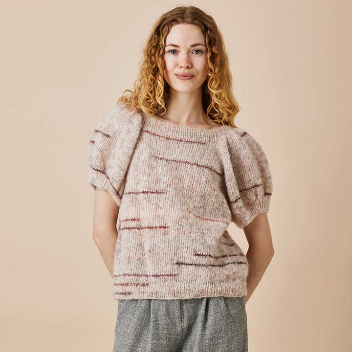 Strikkekit Raglan T-shirt med pufærmer i Nellie garn