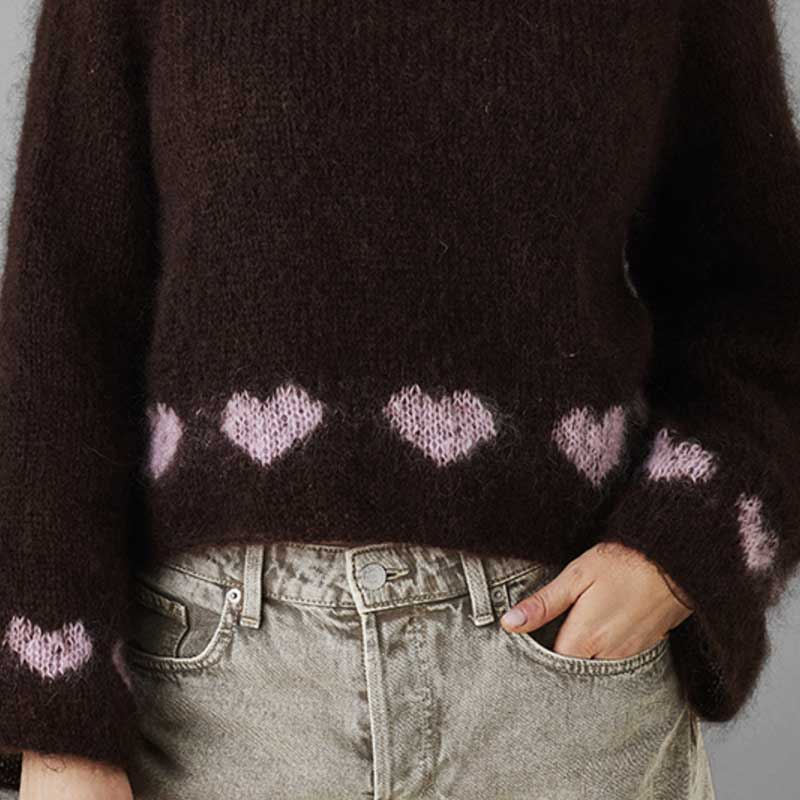 Strikkekit Raglansweater med hjerter 8932112 i Bella garn