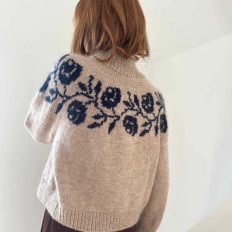 Rosie Yoke sweater fra Le Knit (Opskrift i fysisk papirudgave)