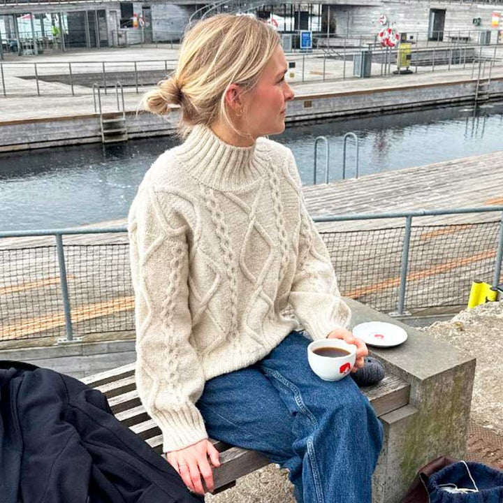 Strikkekit Saga Sweater fra PetiteKnit i Atlas garn