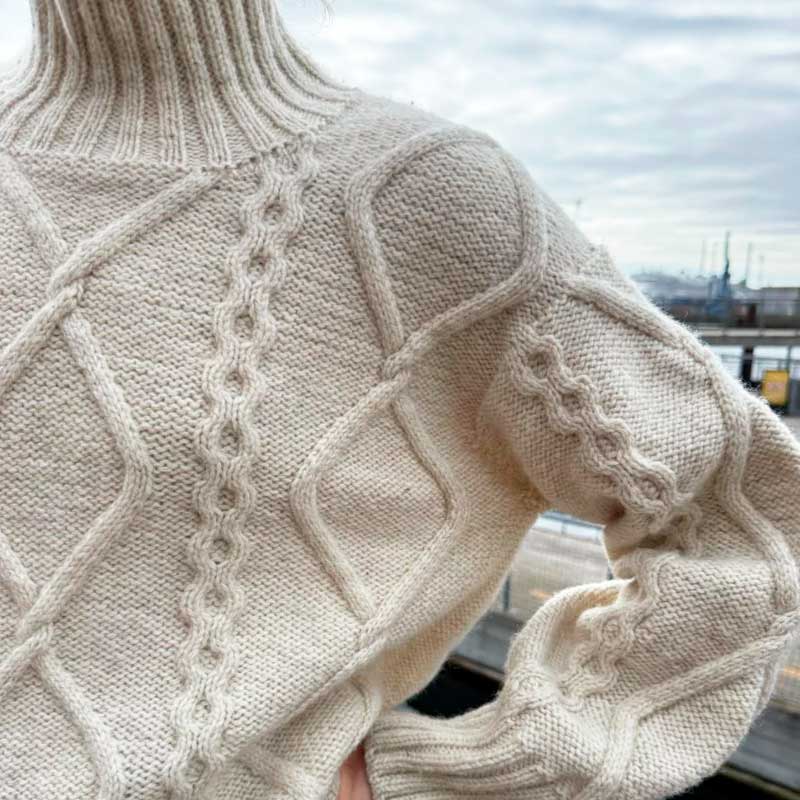 Strikkekit Saga Sweater fra PetiteKnit i Atlas garn