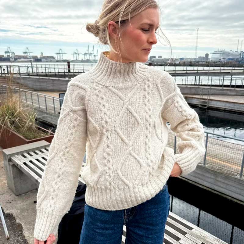 Strikkekit Saga Sweater fra PetiteKnit i Atlas garn