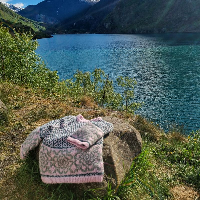Strikkekit Scandi Spring sweater fra Once Upon a Knit Scandinavia