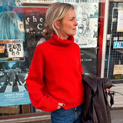 Scarlet sweater fra PetiteKnit (Opskrift i fysisk papirudgave) - KreStoffer