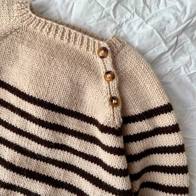 Seaside Sweater fra PetiteKnit (Opskrift i fysisk papirudgave) - KreStoffer