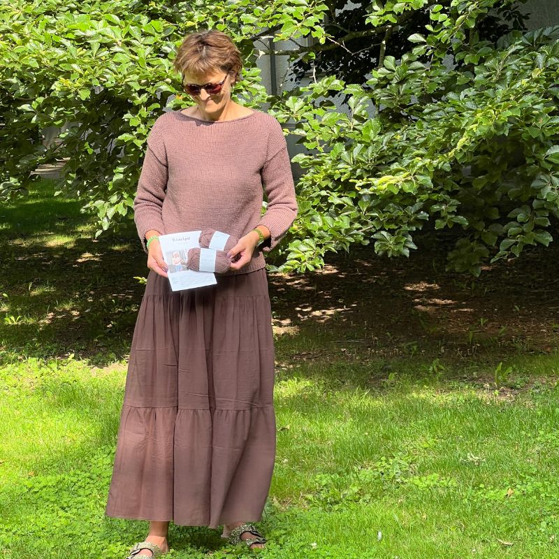 Strikkekit Sevilla blouse fra PetiteKnit i Line og Tynd Line garn