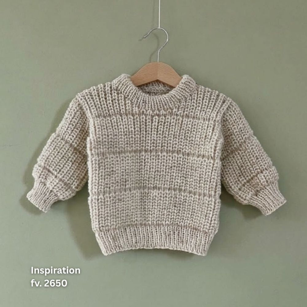 Silas Sweater til børn strikket i Peer Gynt garn farve 2650 Beigemeleret