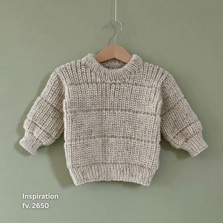 Silas Sweater til børn strikket i Peer Gynt garn farve 2650 Beigemeleret