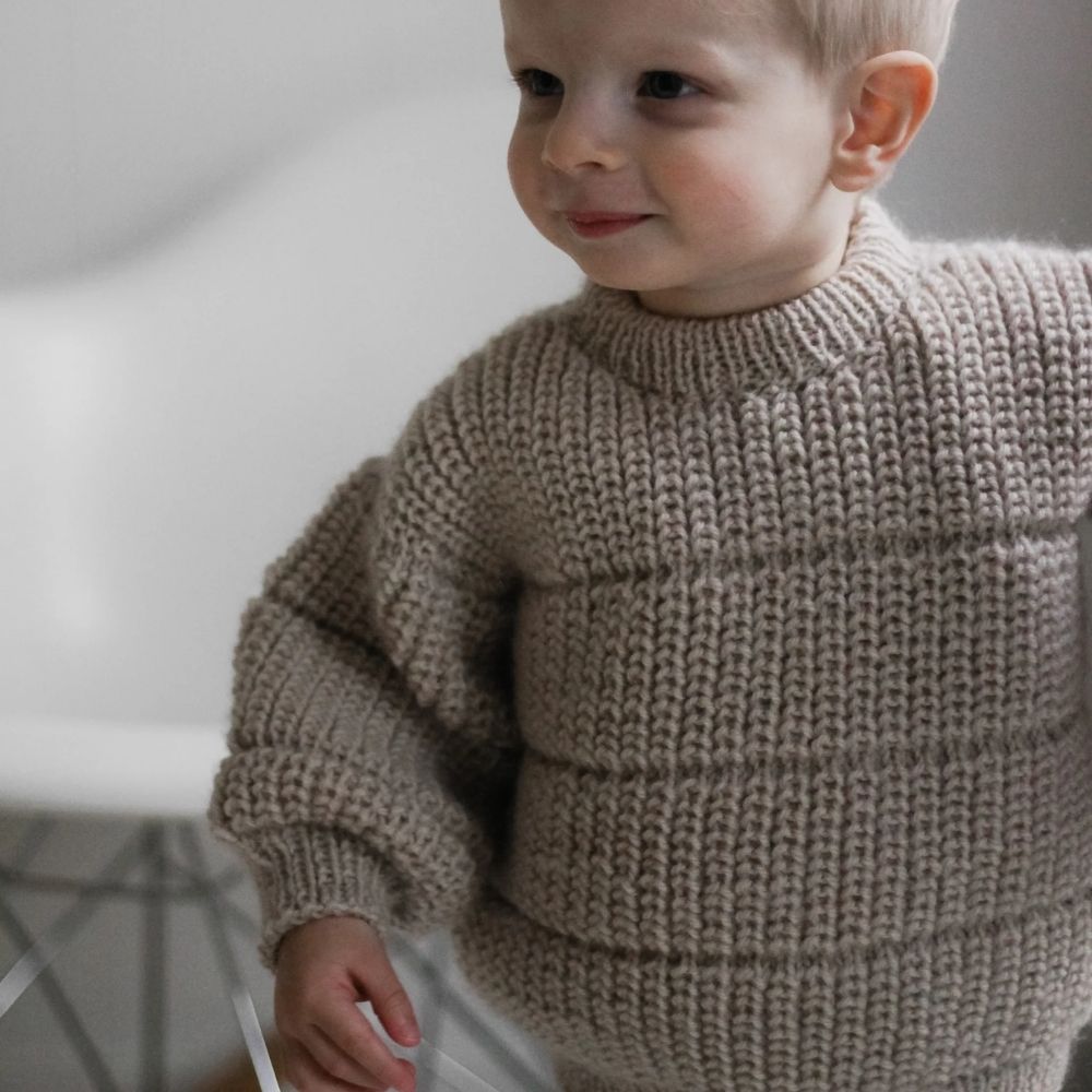 Strikkekit Silas Sweater fra Woolix i Peer Gynt garn
