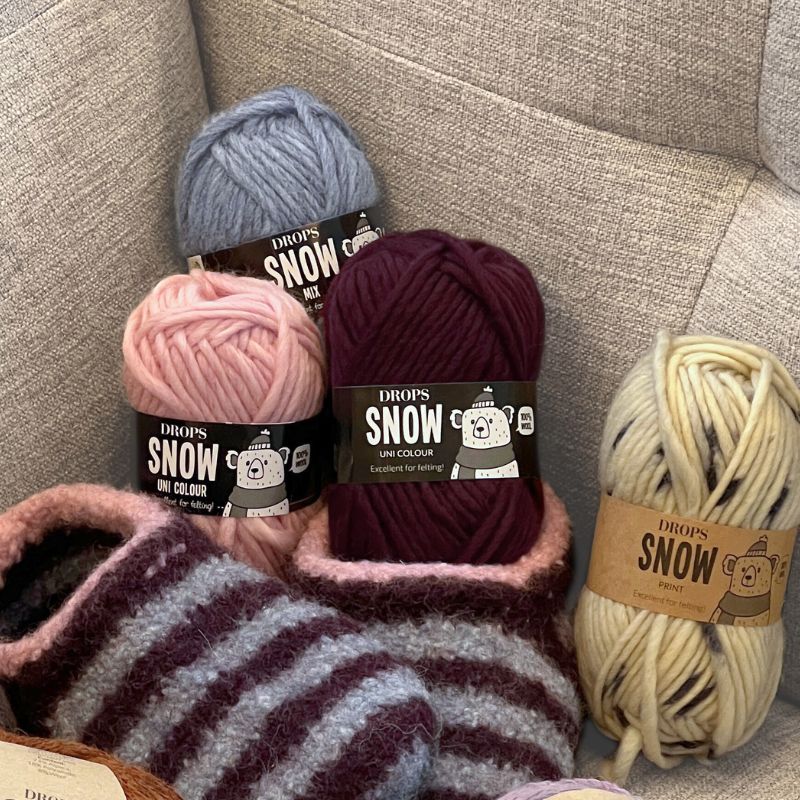 Snow drops garn til filtede Sailor Slippers fra Annie Sews