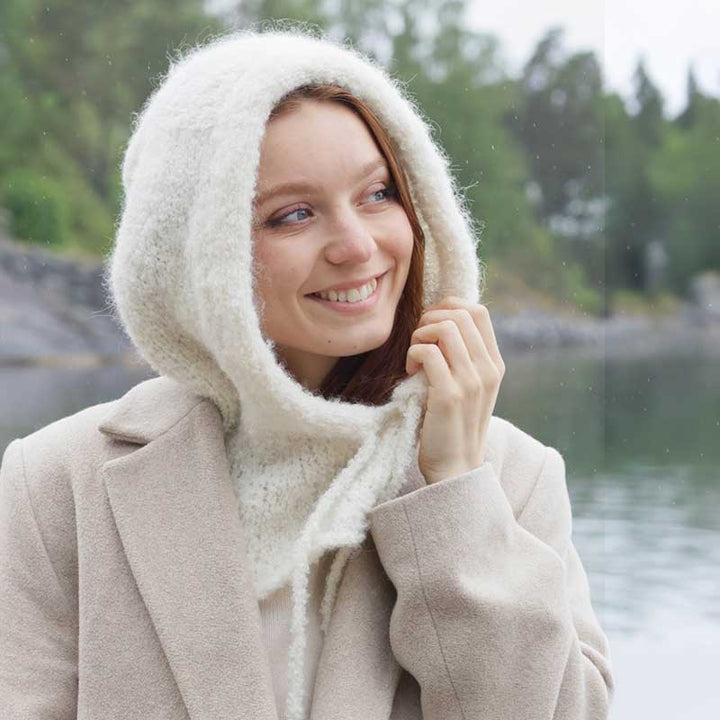 Strikkekit Snow White Hood 261-5 fra DROPS