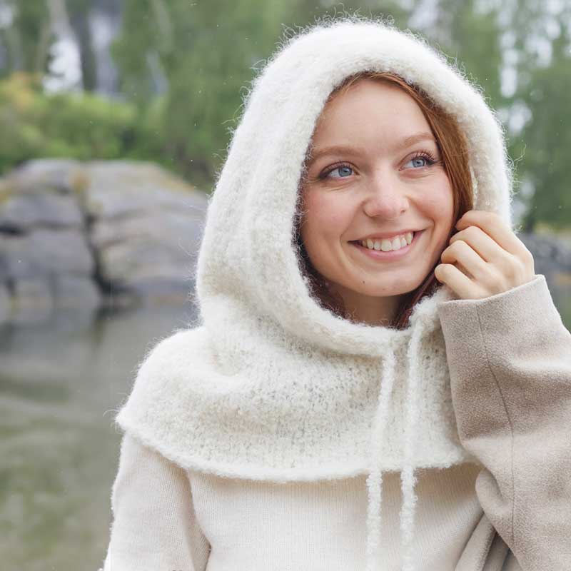 Strikkekit Snow White Hood 261-5 fra DROPS