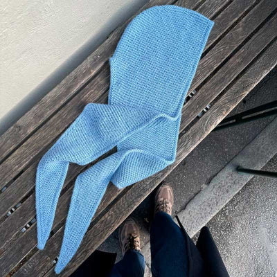 Sophie Hood fra PetiteKnit (Opskrift i fysisk papirudgave) - KreStoffer