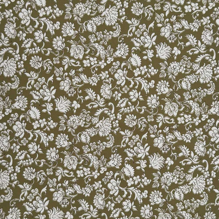 Twill med blomster på oliven bund