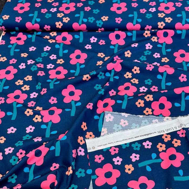 Bomuldspoplin med stor og lille motiv blomst