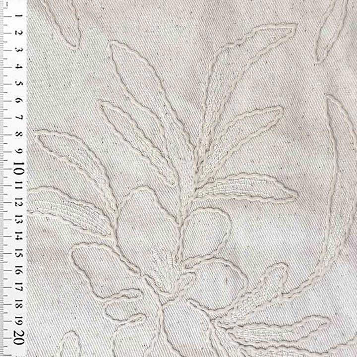 Bomuldstwill med blomster broderi