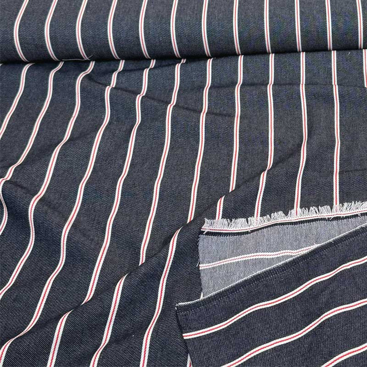 Denim med smalle striber i marineblå