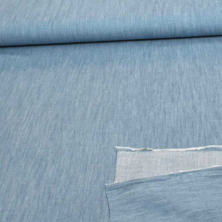 Denim med slub effekt i lyseblå