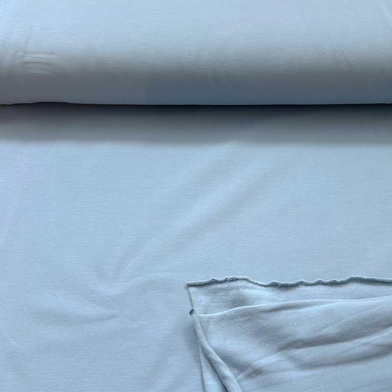 Ensfarvet Isoli i lyseblå