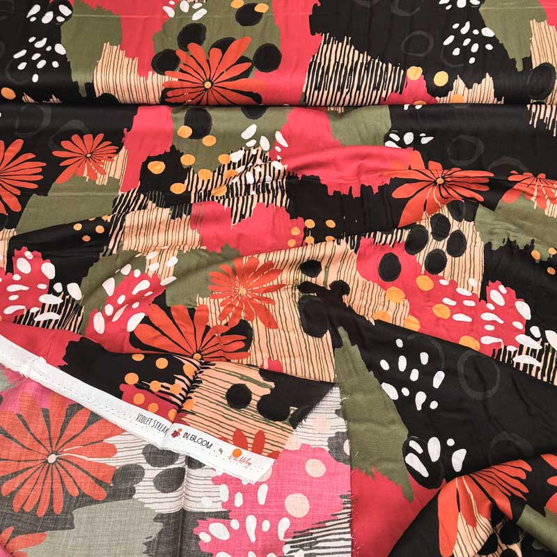 Modal Rayon med grafisk blomster mix fra Cloud9
