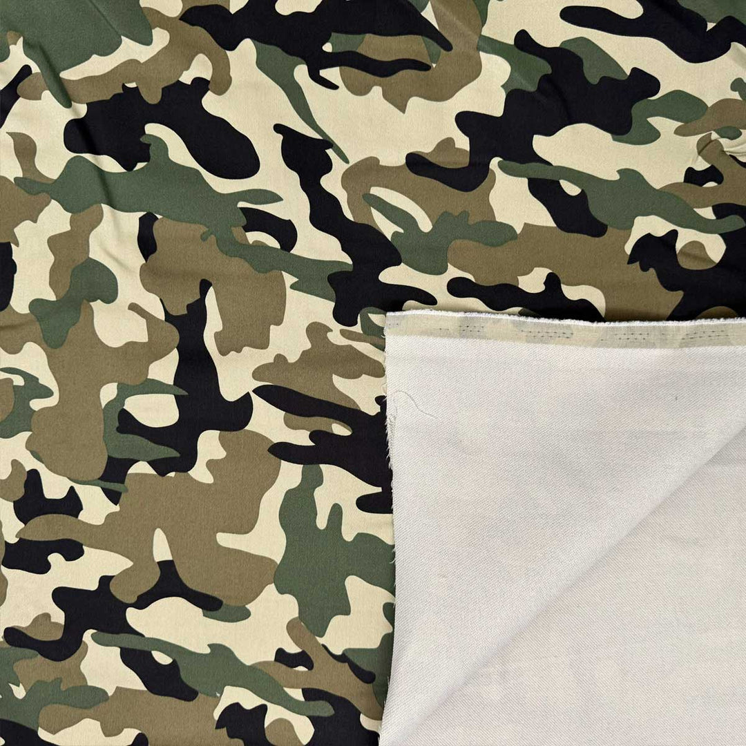 Twill med stræk i mørk camouflage print
