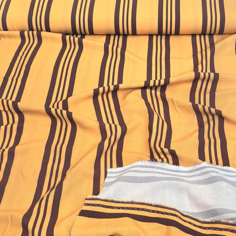 Fast viscose med brune variable striber II