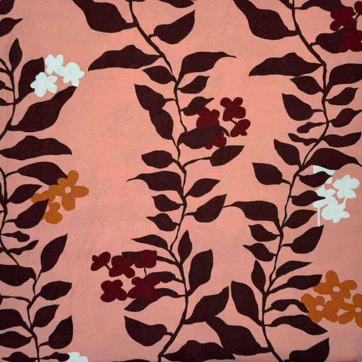 Fast viscose med parallelle blomsterranker fra Light and Lush