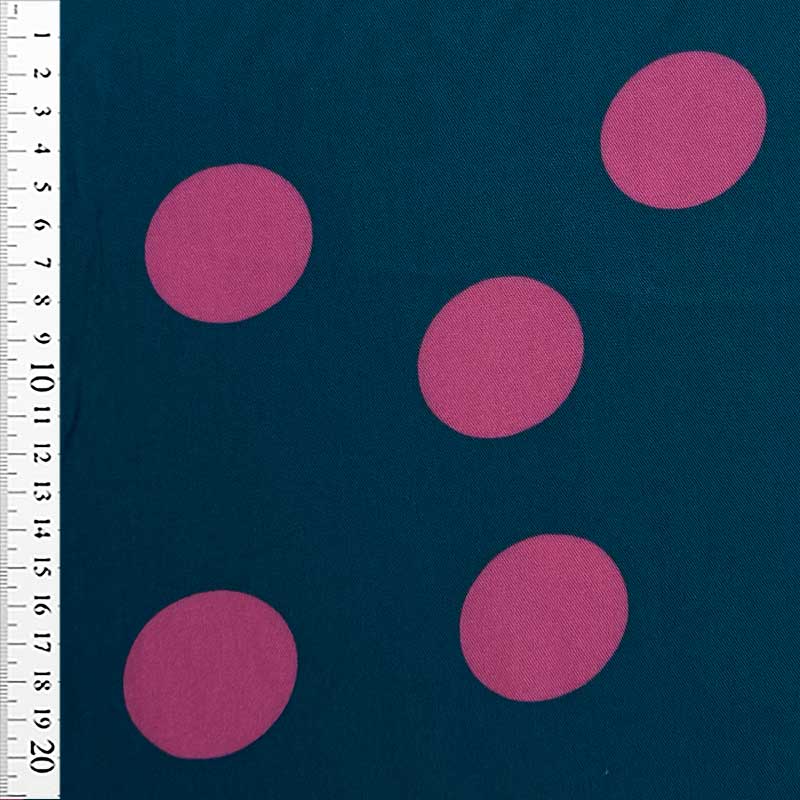 Fast viscose med store pink prikker fra Light and Lush