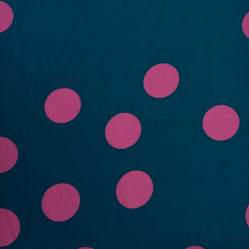 Fast viscose med store pink prikker fra Light and Lush
