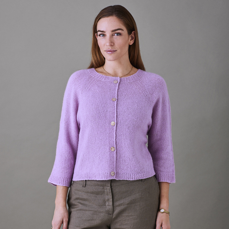 Strikkekit Cardigan med ¾ ærme og mønsterstrik raglan 890124