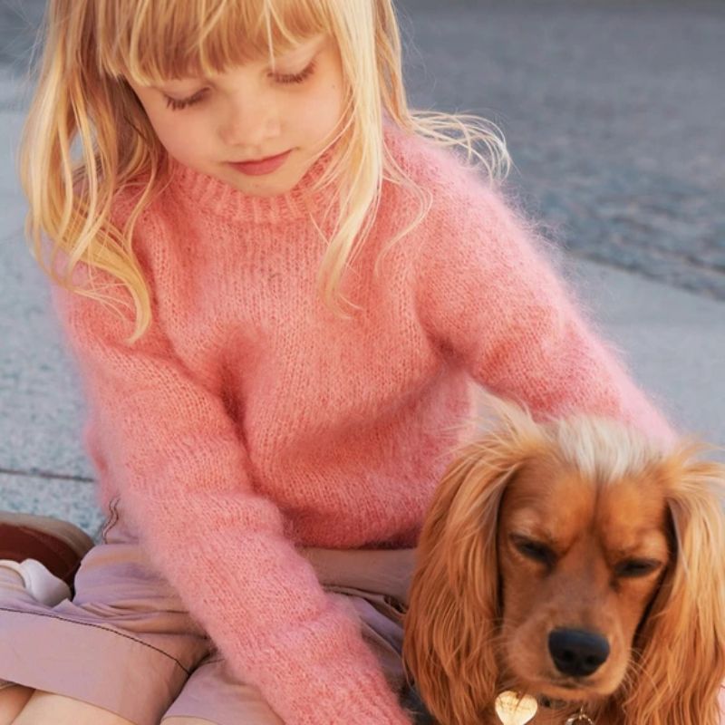 Strikkekit 2408_06 Spencer Sweater Junior i Ballerina Chunky Mohair fra Sandnes - KreStoffer