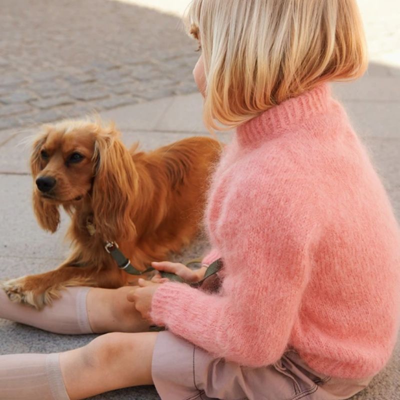 Strikkekit 2408_06 Spencer Sweater Junior i Ballerina Chunky Mohair fra Sandnes - KreStoffer