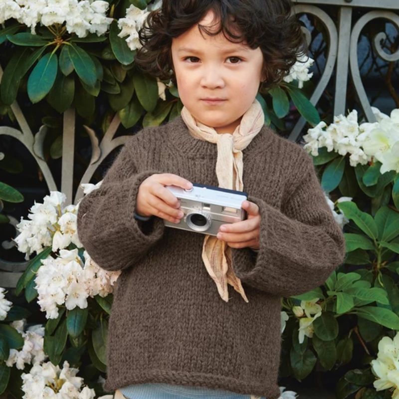 Strikkekit 2408_2b Kinsley Sweater i KOS garn fra Sandnes