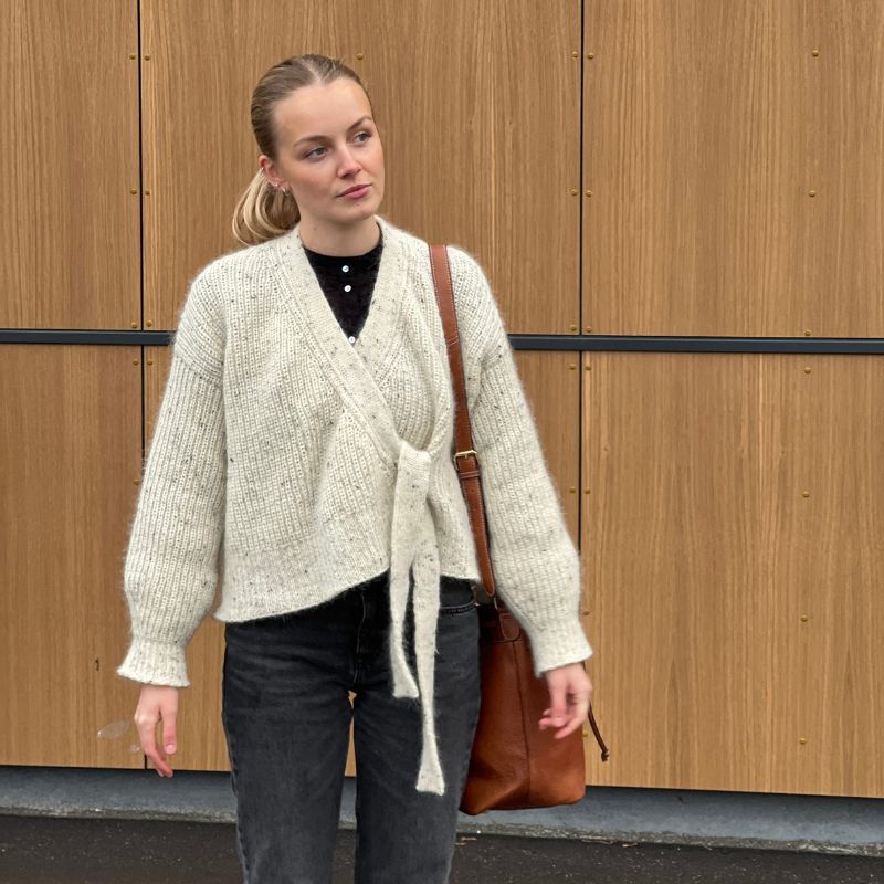 Strikkekit 2409-4 Lumen Cardigan i Tynd Peer Gynt &amp; Tynd Silk Mohair