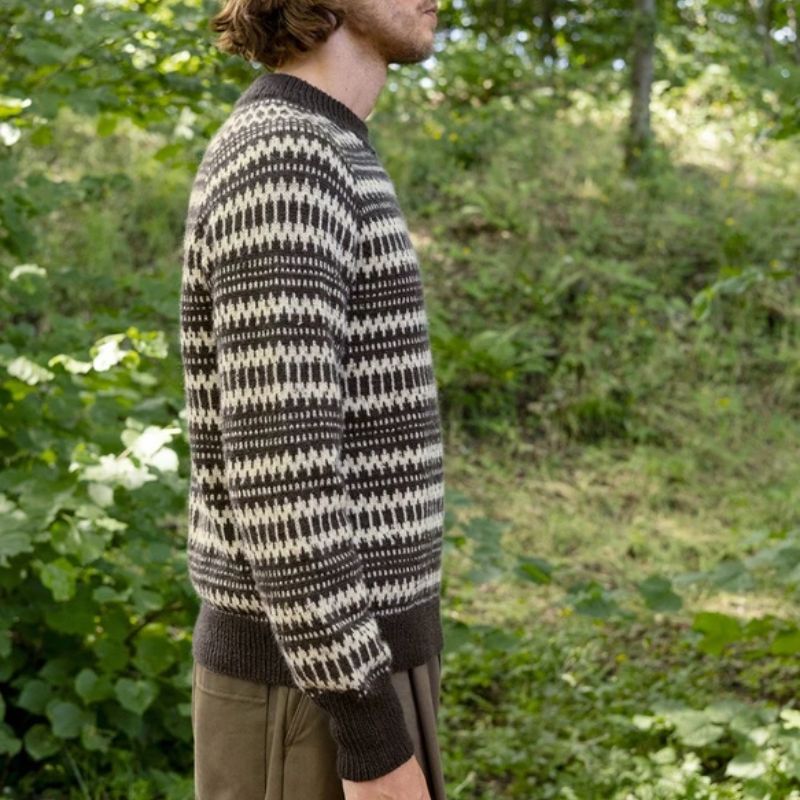 Strikkekit 2410 - 5 Kleiva Herresweater i Tynd Peer Gynt garn fra Sandnes - KreStoffer