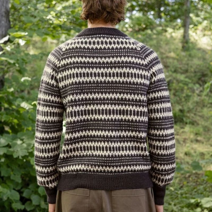 Strikkekit 2410-5 Kleiva Herresweater i Tynd Peer Gynt garn fra Sandnes