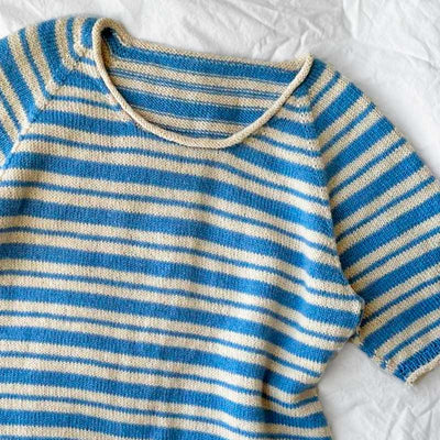 Strikkekit, Amélie Tee fra PetiteKnit i Sunday Garn - KreStoffer