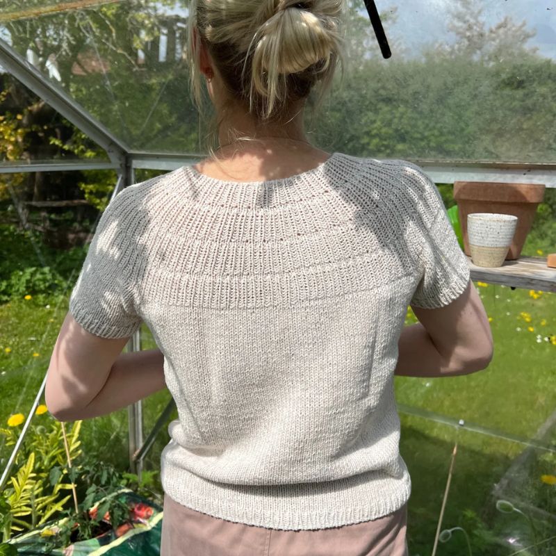 Strikkekit Ankers Sommerbluse fra PetiteKnit i Line garn