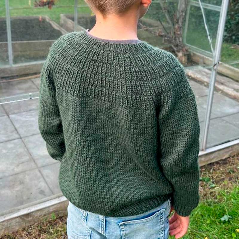 Strikkekit Ankers Trøje fra PetiteKnit i Peer Gynt garn