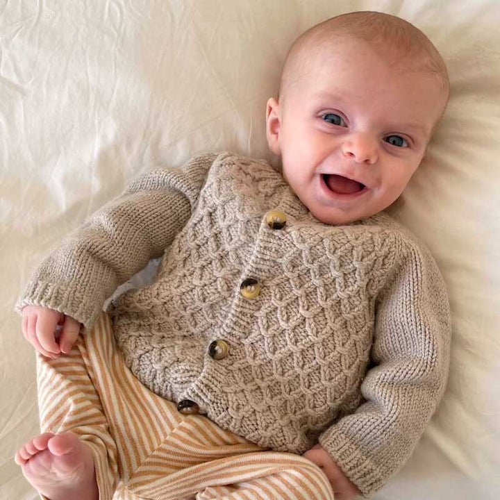 Strikkekit Carls Cardigan fra PetiteKnit i Double Sunday