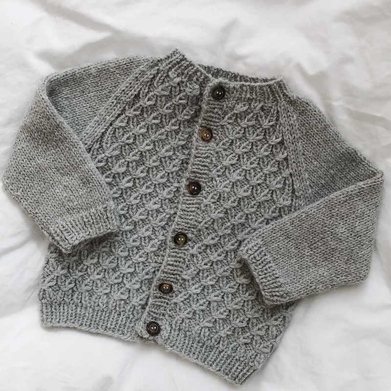 Strikkekit, Carls Cardigan fra PetiteKnit i Double Sunday - KreStoffer