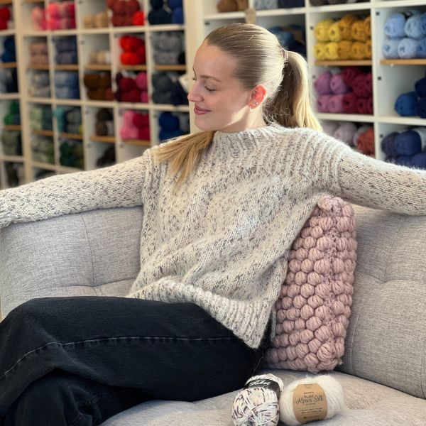 Strikkekit Colorful Walk bluse i Fabel og Brushed Alpaca Silk fra DROPS