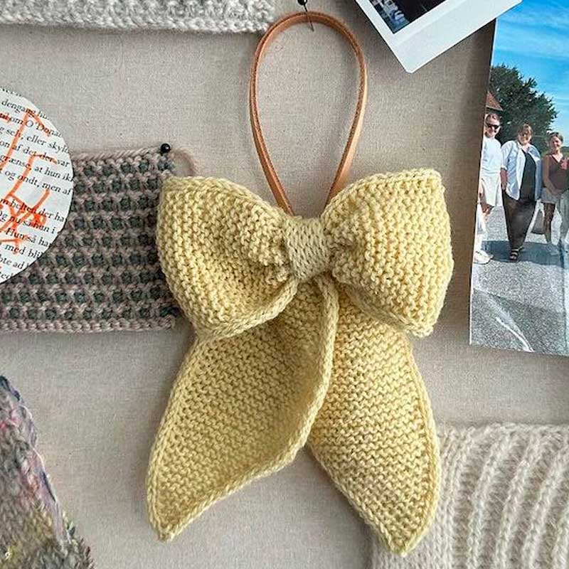 Strikkekit, December Bow fra PetiteKnit i Sunday garn - KreStoffer