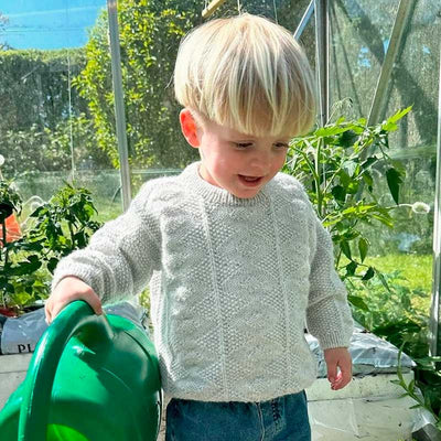 Strikkekit Esther Sweater Junior i Peer Gynt garn - KreStoffer