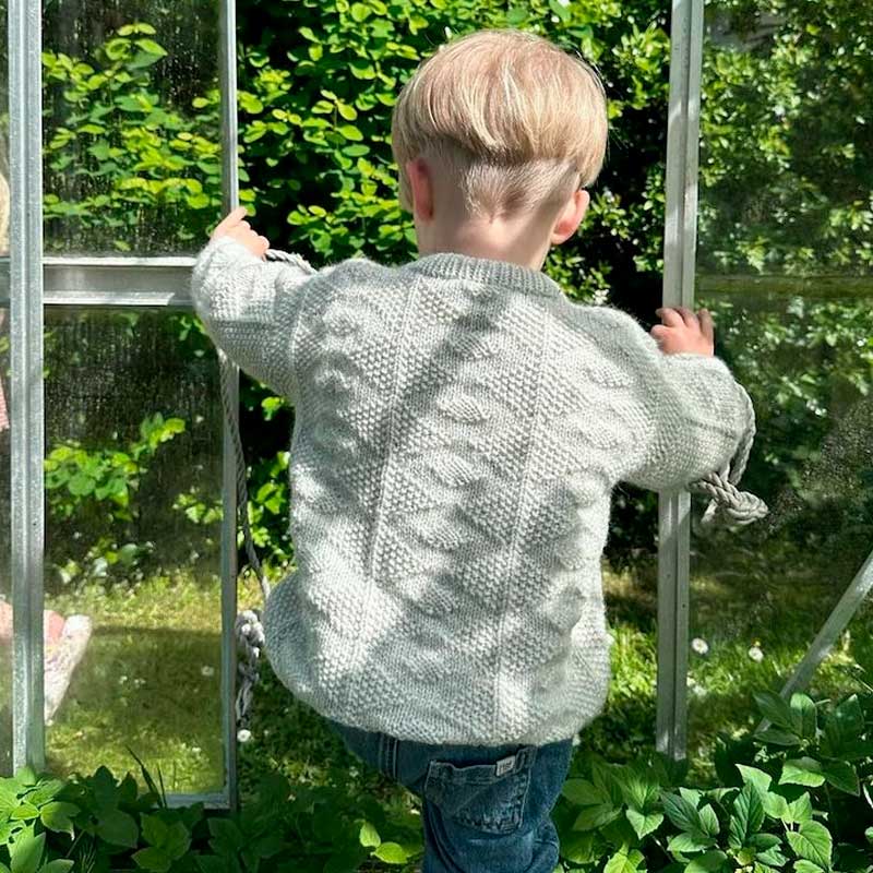 Strikkekit Esther Sweater Junior i Peer Gynt garn - KreStoffer