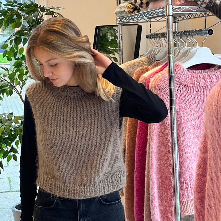 Strikkekit Holiday Slipover fra PetiteKnit i KOS og Tynd Silk Mohair