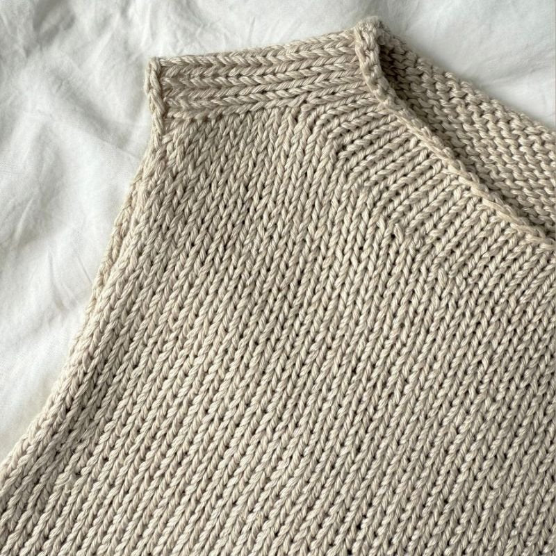 Strikkekit Ivy Top fra PetiteKnit i Tynd Line fra Sandnes Garn