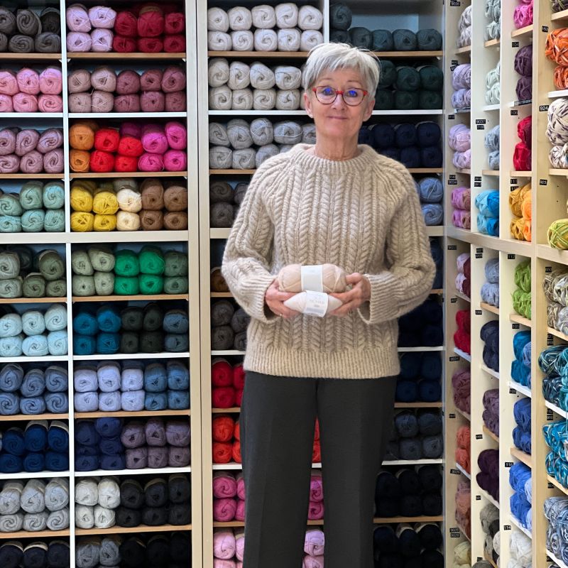Strikkekit Kaja Sweater i KOS og Tynd Silk Mohair fra Sandnes - KreStoffer
