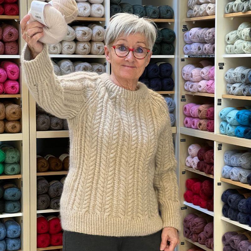 Strikkekit Kaja Sweater i KOS og Tynd Silk Mohair fra Sandnes